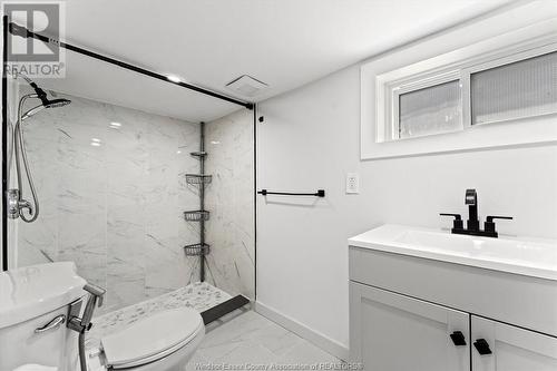 1453 Francois, Windsor, ON - Indoor Photo Showing Bathroom
