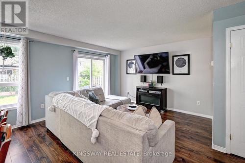 66 Elma Place, Cambridge, ON - Indoor Photo Showing Living Room