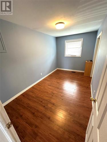 15 2Nd Avenue, Leading Tickles, NL - Indoor Photo Showing Other Room