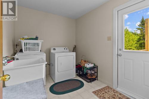 6 Hussey'S Road, Paradise, NL - Indoor Photo Showing Laundry Room