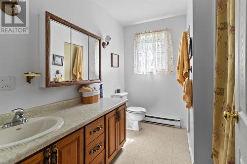 6 Hussey'S Road, Paradise, NL - Indoor Photo Showing Bathroom