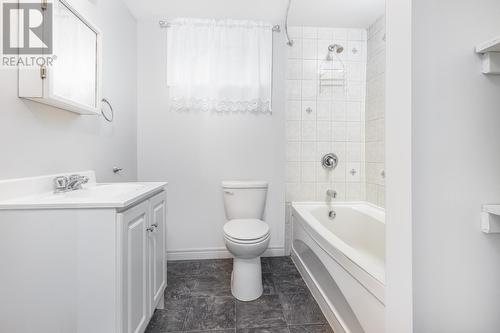 36 Pearce Avenue, St. John'S, NL - Indoor Photo Showing Bathroom