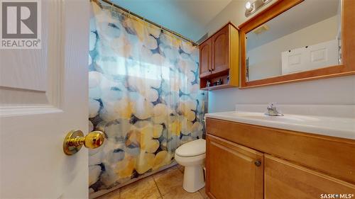 94 Portland Crescent, Regina, SK - Indoor Photo Showing Bathroom