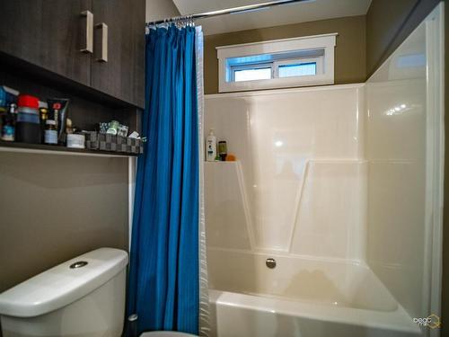 3209 Shuswap Rd, Kamloops, BC - Indoor Photo Showing Bathroom