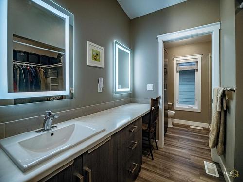 3209 Shuswap Rd, Kamloops, BC - Indoor Photo Showing Bathroom