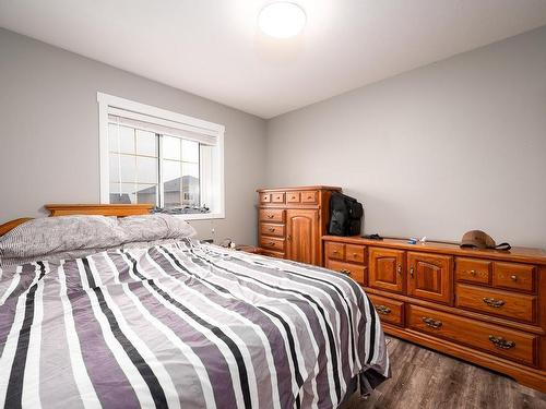 979 Greystone Cres, Kamloops, BC - Indoor Photo Showing Bedroom