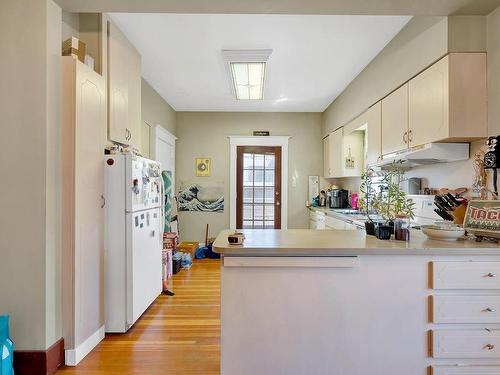 214 Nicola Street, Kamloops, BC - Indoor Photo Showing Kitchen