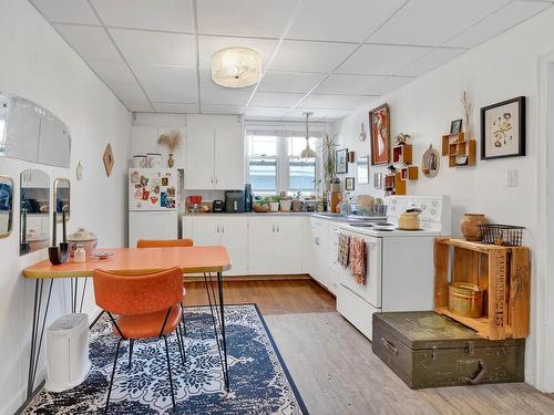 214 Nicola Street, Kamloops, BC - Indoor Photo Showing Kitchen