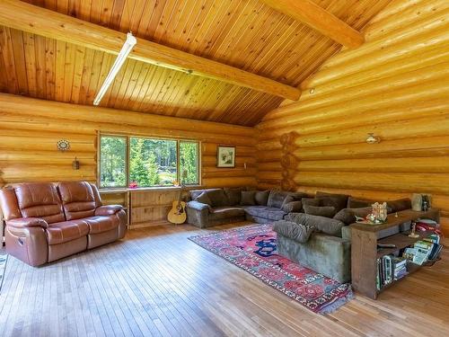 1415 Seymour River Road, Out Of District, BC - Indoor