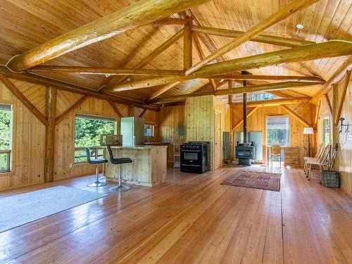 1415 Seymour River Road, Out Of District, BC - Indoor With Fireplace