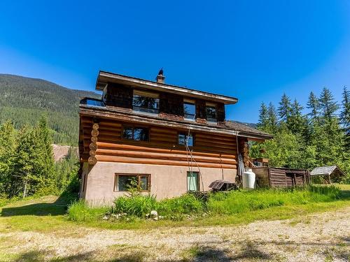 1415 Seymour River Road, Out Of District, BC - Outdoor