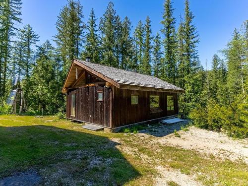 1415 Seymour River Road, Out Of District, BC - Outdoor