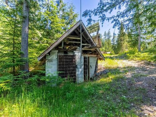 1415 Seymour River Road, Out Of District, BC - Outdoor