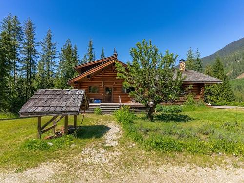 1415 Seymour River Road, Out Of District, BC - Outdoor