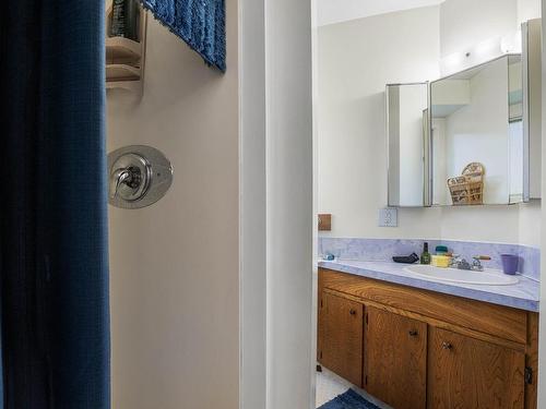 866 Glenacre Road, Kamloops, BC - Indoor Photo Showing Bathroom