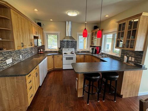 6352 Monck Park Rd, Merritt, BC - Indoor Photo Showing Kitchen