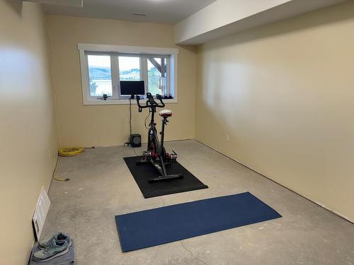 6352 Monck Park Rd, Merritt, BC - Indoor Photo Showing Gym Room