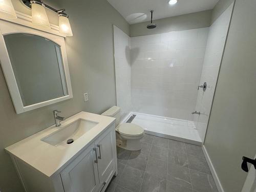 6352 Monck Park Rd, Merritt, BC - Indoor Photo Showing Bathroom