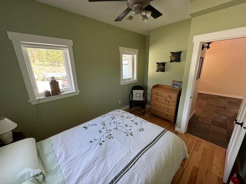 6352 Monck Park Rd, Merritt, BC - Indoor Photo Showing Bedroom