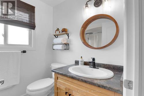 1213 Elson Road, London, ON - Indoor Photo Showing Bathroom