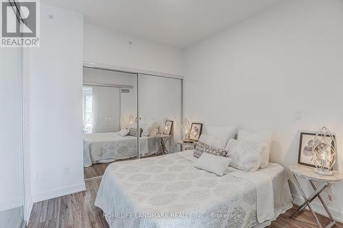 636 - 621 Sheppard Avenue E, Toronto, ON - Indoor Photo Showing Bedroom