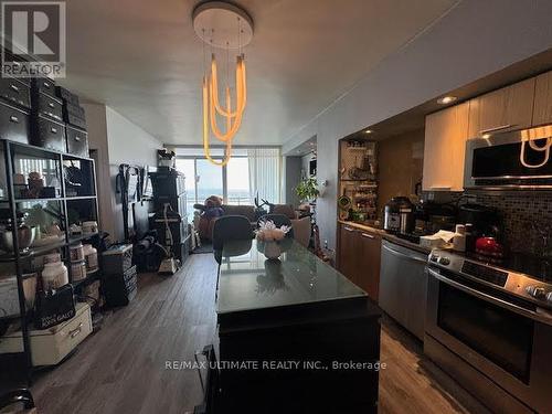 3210 - 25 Capreol Court S, Toronto, ON - Indoor Photo Showing Kitchen