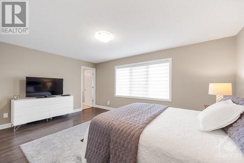 11 Aura Avenue, Ottawa, ON - Indoor Photo Showing Bedroom