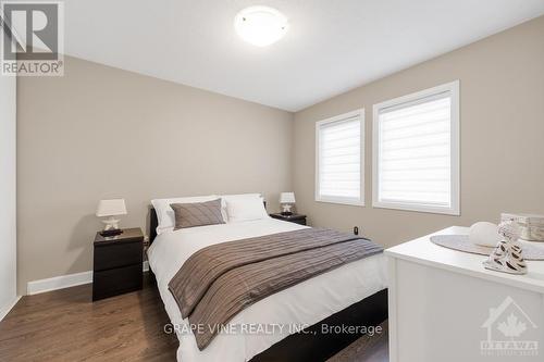 11 Aura Avenue, Ottawa, ON - Indoor Photo Showing Bedroom