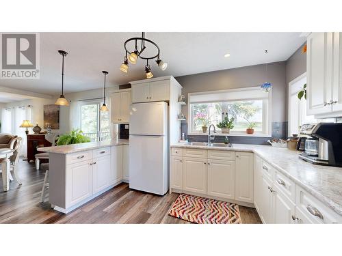 5151 Watson Lake Road, 100 Mile House, BC - Indoor Photo Showing Kitchen With Double Sink