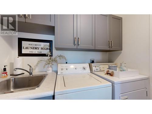 5151 Watson Lake Road, 100 Mile House, BC - Indoor Photo Showing Laundry Room