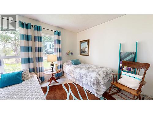 5151 Watson Lake Road, 100 Mile House, BC - Indoor Photo Showing Bedroom