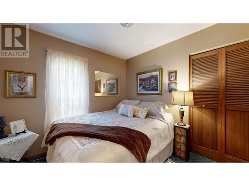 5151 Watson Lake Road, 100 Mile House, BC - Indoor Photo Showing Bedroom