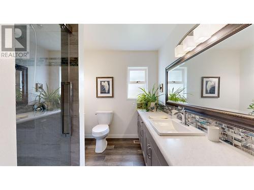 5151 Watson Lake Road, 100 Mile House, BC - Indoor Photo Showing Bathroom