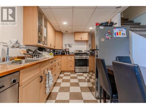 412 Williams Crescent, Prince George, BC - Indoor Photo Showing Kitchen With Double Sink