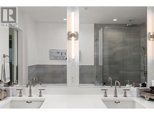 3000 Ariva Drive Unit# 3205, Kelowna, BC - Indoor Photo Showing Bathroom