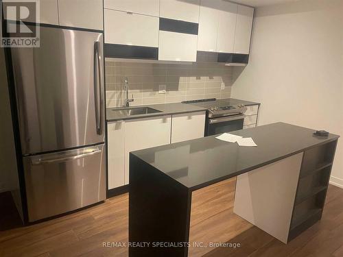 2801 - 4065 Confederation Parkway, Mississauga, ON - Indoor Photo Showing Kitchen With Stainless Steel Kitchen