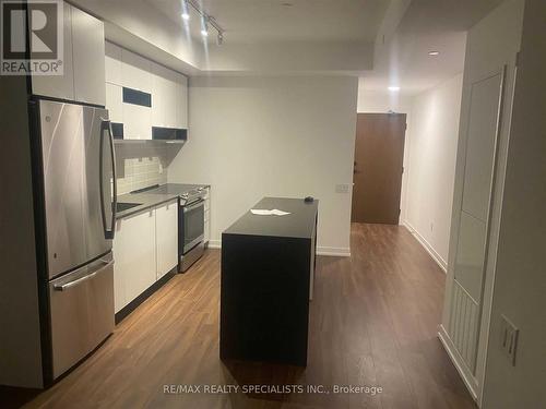 2801 - 4065 Confederation Parkway, Mississauga, ON - Indoor Photo Showing Kitchen With Stainless Steel Kitchen