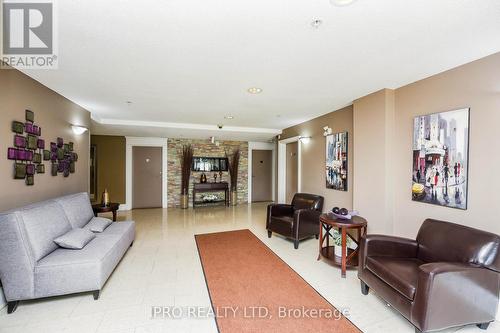 2111 - 6 Dayspring Circle, Brampton, ON - Indoor Photo Showing Living Room