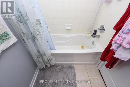 2111 - 6 Dayspring Circle, Brampton, ON - Indoor Photo Showing Bathroom