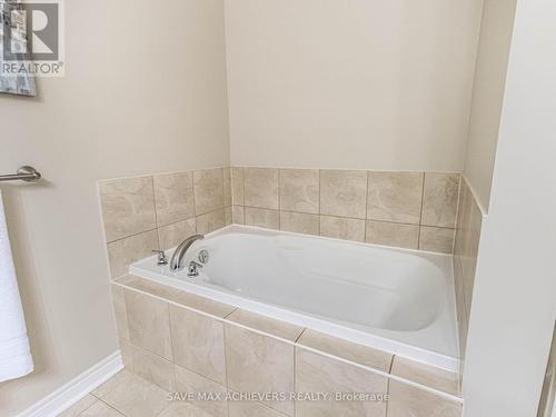 31 Kamori Road, Caledon, ON - Indoor Photo Showing Bathroom