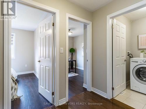 31 Kamori Road, Caledon, ON - Indoor Photo Showing Laundry Room