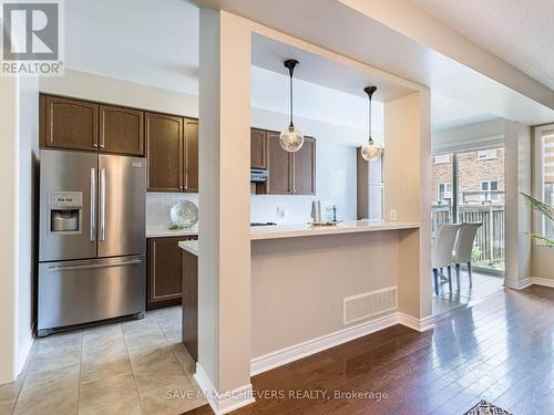 31 Kamori Road, Caledon, ON - Indoor Photo Showing Kitchen