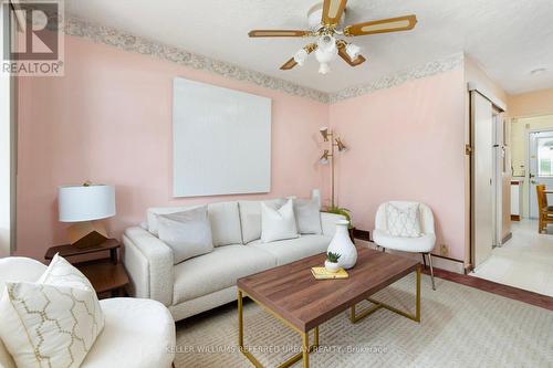 169 Avon Avenue, Toronto, ON - Indoor Photo Showing Living Room