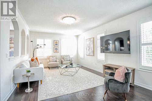 30 Russell Creek Drive, Brampton, ON - Indoor Photo Showing Living Room