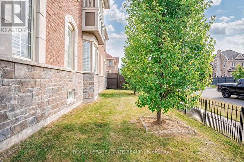 30 Russell Creek Drive, Brampton, ON - Outdoor