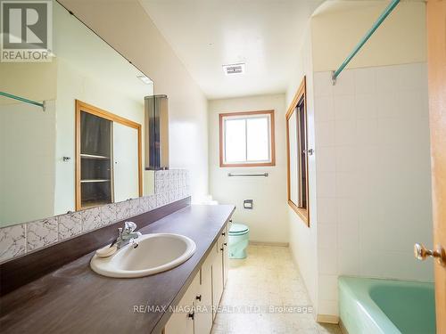 6 Third Avenue, Port Colborne, ON - Indoor Photo Showing Bathroom