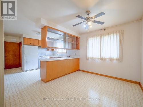 6 Third Avenue, Port Colborne, ON - Indoor Photo Showing Kitchen