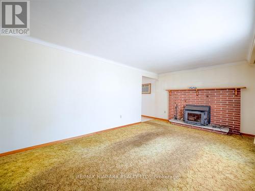 6 Third Avenue, Port Colborne, ON - Indoor Photo Showing Living Room With Fireplace