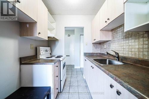 402 - 81 Charlton Avenue E, Hamilton, ON - Indoor Photo Showing Kitchen