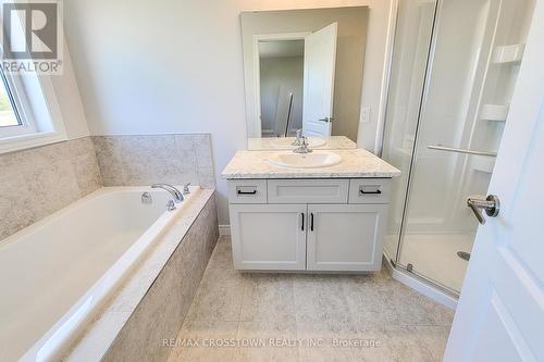 59 Lloyd Davies Way, Hamilton, ON - Indoor Photo Showing Bathroom